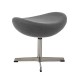 Replica Egg Chair met voetensteun van ontwerper Arne Jacobsen