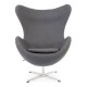 Replica Egg Chair met voetensteun van ontwerper Arne Jacobsen