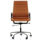 Replika aluminium EA119 kontorsstol av Charles & Ray Eames .