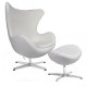 Replica Egg Chair met voetensteun van ontwerper Arne Jacobsen