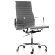 Replika aluminium EA119 kontorsstol av Charles & Ray Eames .