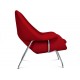 Replica van de Womb Chair door ontwerper Eero Saarinen