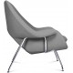 Replica van de Womb Chair door ontwerper Eero Saarinen