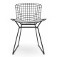 Replika krzesła metalowego Bertoia z czarnej stali w industrialnym stylu słynnego projektanta Hans J. Wegner